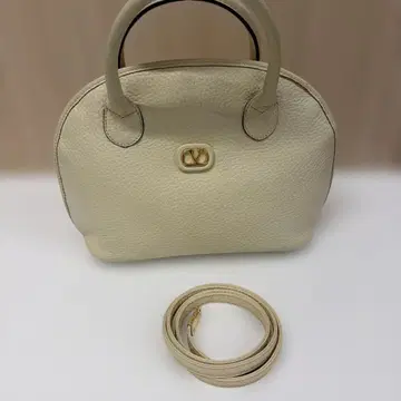 아이보리 가죽 핸드백