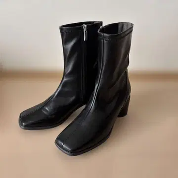 CAPRICIEUX LE'MAGE 37 사이즈 새상품급 숏부츠