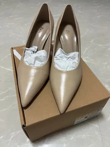 ZARA 23cm 가죽 펌프스 새상품급
