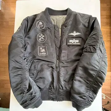 ALPHA INDUSTRIES 블랙 MA-1 플라이트 자켓