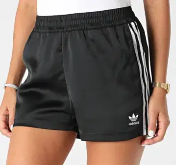 adidas 블랙 숏팬츠 사이드 스트라이프