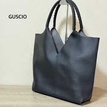 새상품급 GUSCIO 센터 절개 V컷 토트백 블랙