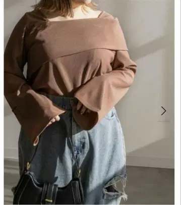 CLETTE 브라운 오프숄더 상의 LL 택 포함