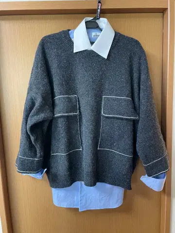 NEPLA. 그레이 니트 스웨터 포켓 부착