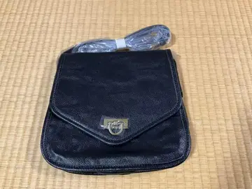 블랙 숄더백 소형 파우치 포함