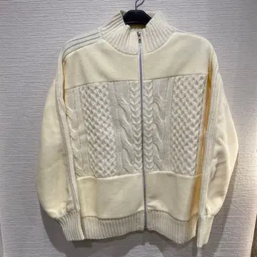 아이보리 케이블 짜임 집업 니트 새상품, 미사용 정가 20,000엔