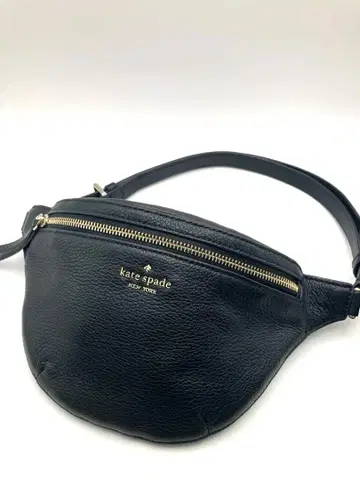 새상품급 케이트 스페이드 바디백 가죽 블랙 주름 가죽 힙색