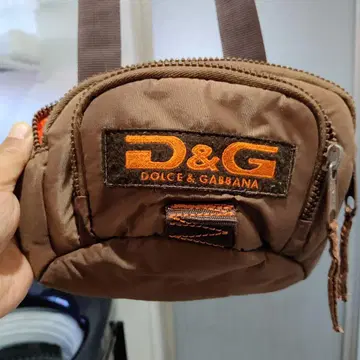 D&G 브라운 숄더백