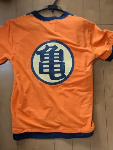 거북이 마크의 오렌지 V넥 T셔츠 세트