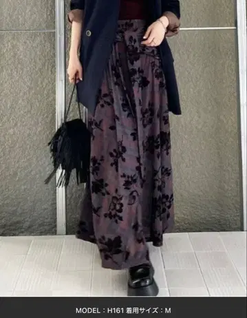 Ameri VINTAGE FLOCKY FLOWER TWIST SKIRT