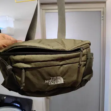 THE NORTH FACE NM71800 숄더백 올리브 그린