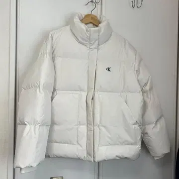 [새상품급] Calvin Klein Jeans 화이트 다운 자켓