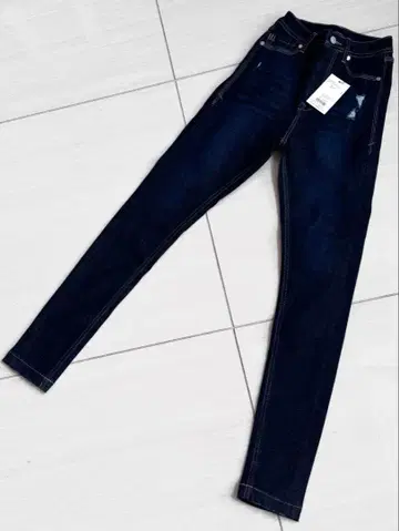 에모다 EMODA 다크 블루 스키니 데님 택 포함 새상품 S 사이즈