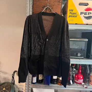 HUGO BOSS 스트라이프 블랙 가디건