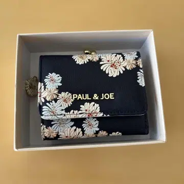 PAUL & JOE 꽃무늬 네이비 3단 폴더형 지갑