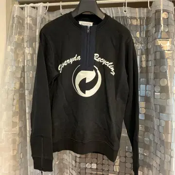 Everyday Recycling 블랙 트레이닝복