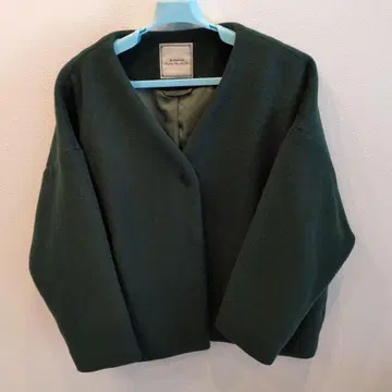 JEANASIS 지나시스 숏 비버 노카라 코트