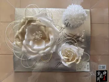 성인식 일본 정통의상 소품 꽃 장식 화이트 골드