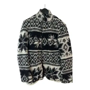 엔지니어드 가먼츠 바니스 별주 노르딕 무늬