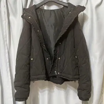 merry jenny 프릴 퀼팅 후드 자켓