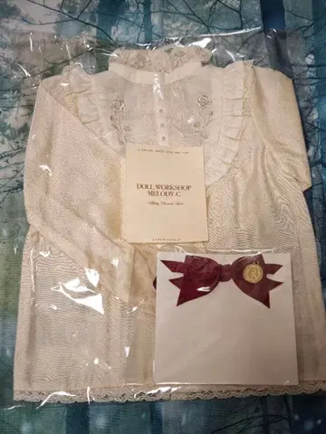 딜러 제작 긴팔 블라우스 빨간색 리본 포함