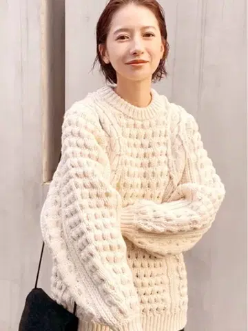 CLANE hand cable arch knit tops