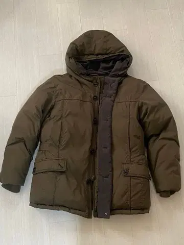 후드 부착 올리브 다운 자켓