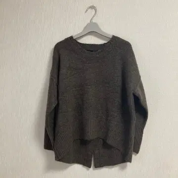 [ 새상품 ] 다크 브라운 니트 스웨터 긴팔 슬릿