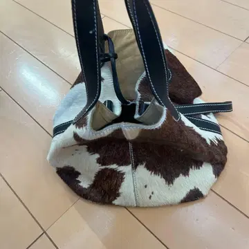 하라코 카우 패턴 소가죽 토트백