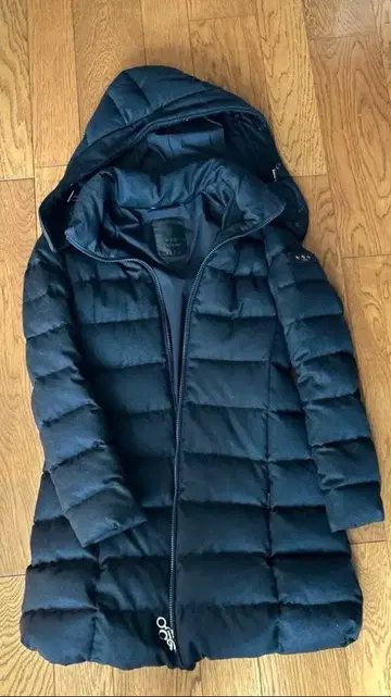 타트라스 라비아나 울 다운 01 네이비