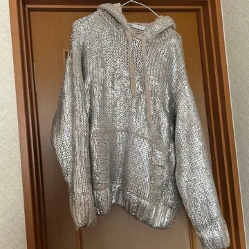 ZARA 실버 후드 부착 니트 후드티