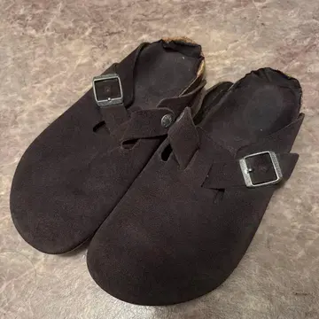 다크 브라운 스웨이드 클로그 샌들