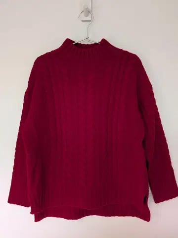 1er Arrondissement 빨간색 케이블 니트 하이넥 울