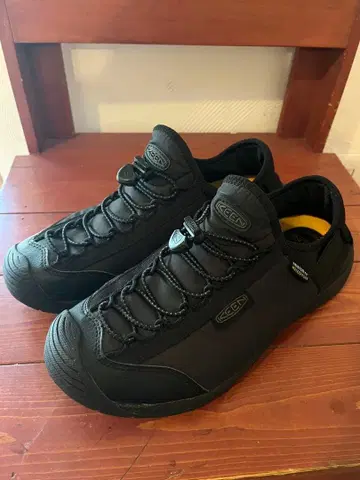 새상품급! KEEN 킨 HOODMOC HS 남성용 스니커즈 슬립온