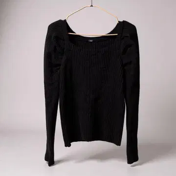 Mila Owen 스퀘어넥 볼륨 슬리브 니트 블랙