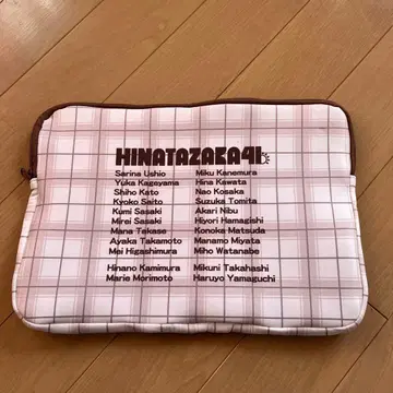 Hinatazaka46 체크 무늬 노트북 PC 파우치