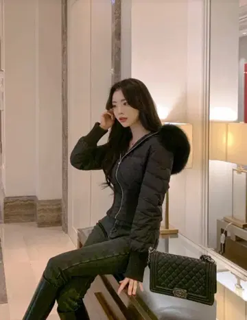 슬림 허리 덕다운 점퍼 블랙