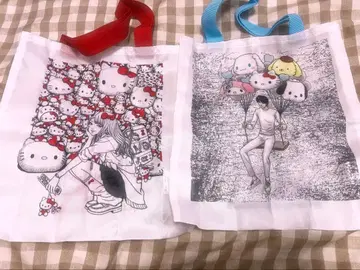 이토 준지 컬렉션 산리오 콜라보 토트백 토미에 화이트 의류의 미소년