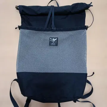 새상품급 Okara 리 테쉬 메쉬 포켓 부착 백팩