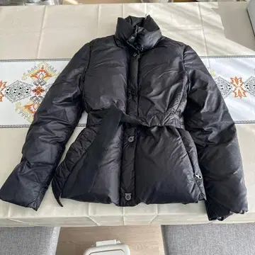 Salvatore Ferragamo 블랙 다운 자켓 42