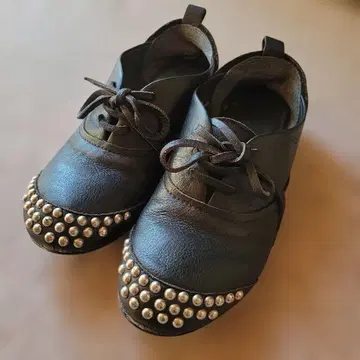 가격 인하! 주카 ZUCCa 스터드 장식 블랙 가죽 로퍼