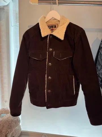 EDWIN 보아 카라 부착 브라운 자켓