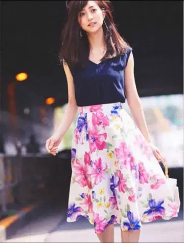 리랜드트루 플레어 스커트 사이즈 1