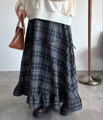 쿠티르 모듬 더블 리본 프릴 스커트 블랙 체크 L
