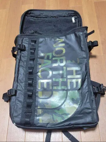 THE NORTH FACE 백팩 블랙 카모플라쥬