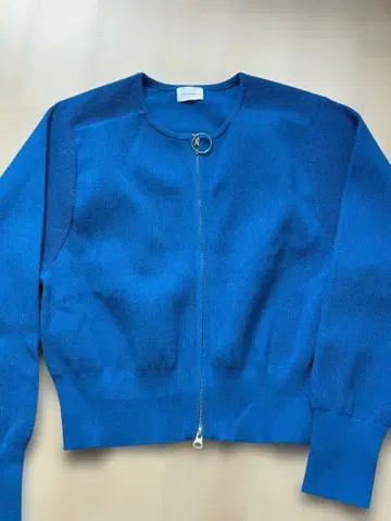 파란 니트 가디건