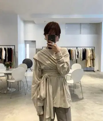 CLANE 클라네 CACHE-COEUR CUT TOPS