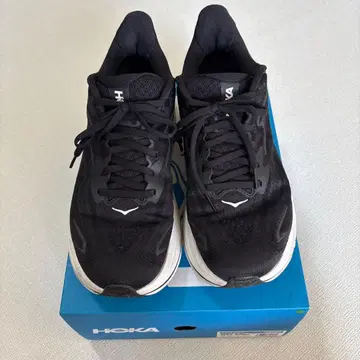 호카 클리프턴 10 블랙 스니커즈