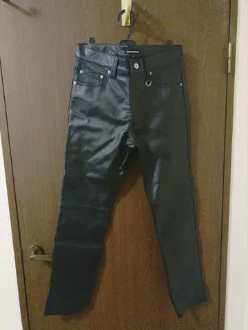 시맨틱 디자인 천연 가죽 팬츠