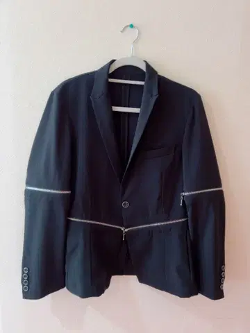 지퍼 달린 테일러드 자켓